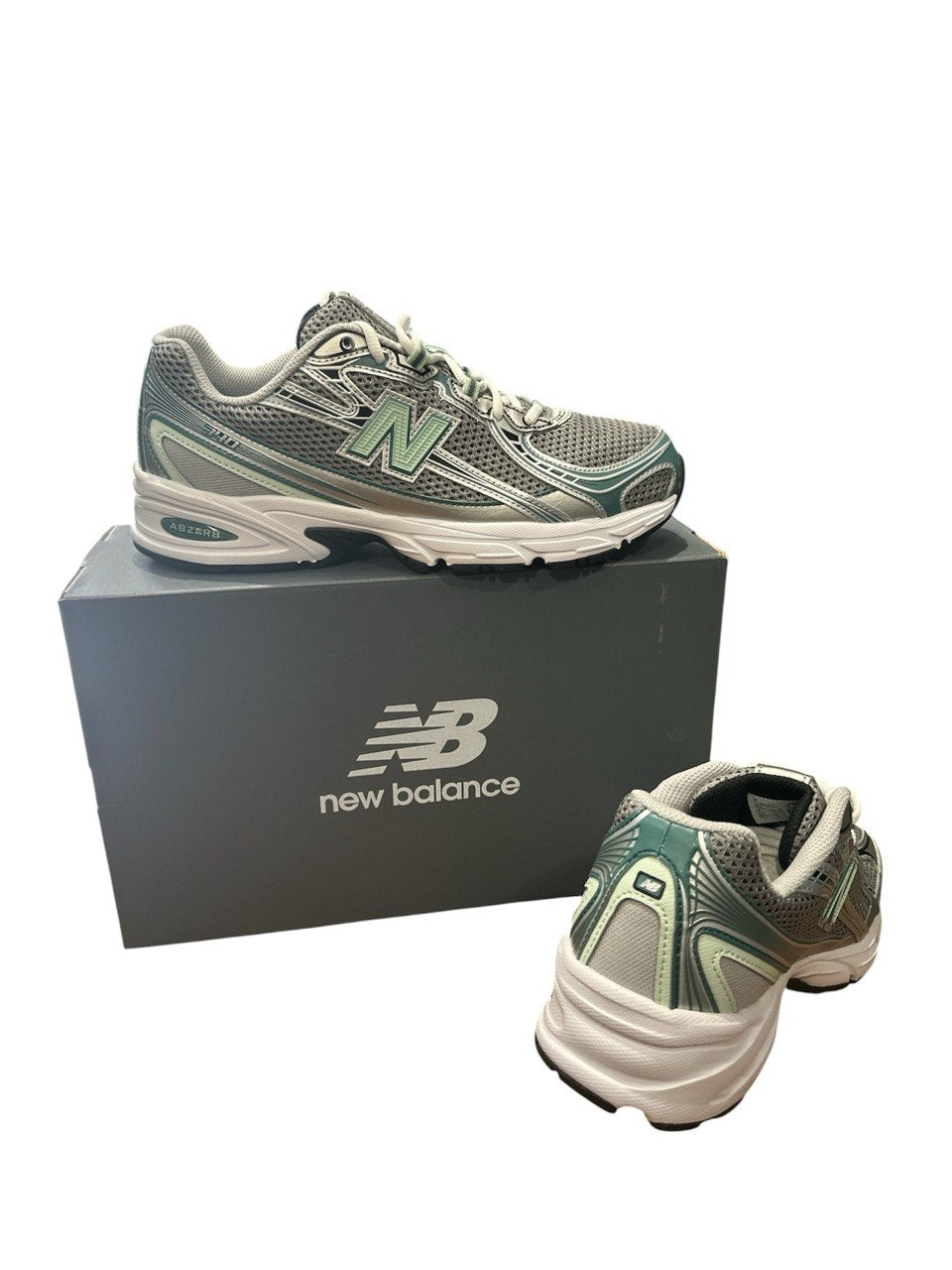 NEW BALANCE 740
