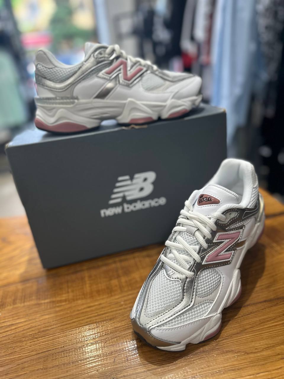 NEW BALANCE 9060
