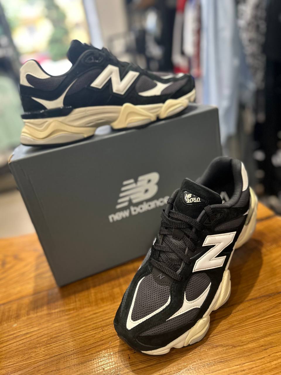 NEW BALANCE 9060