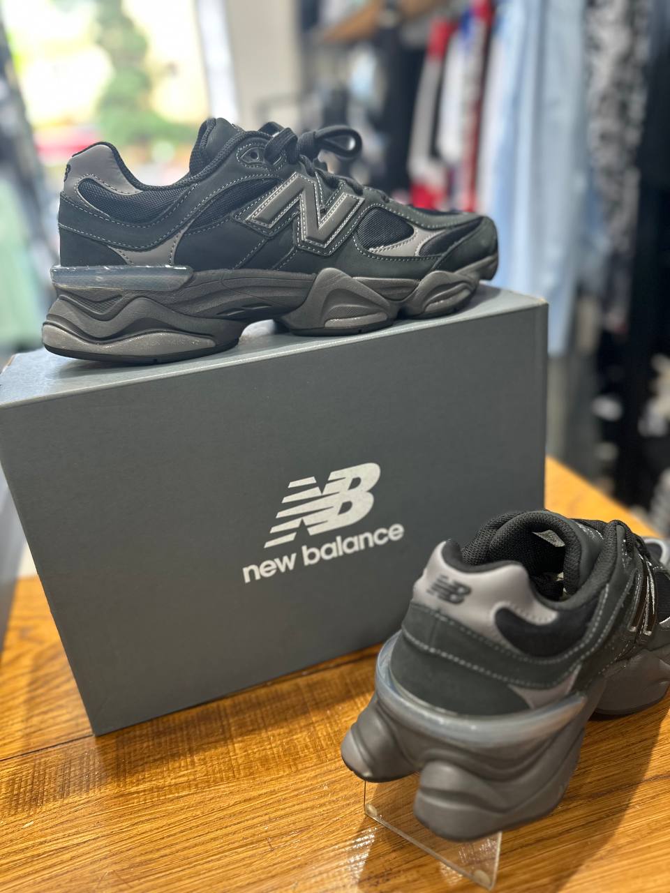 NEW BALANCE 9060