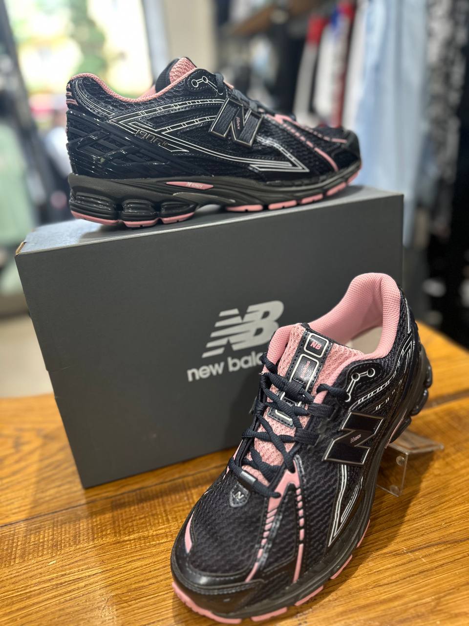 NEW BALANCE 1906