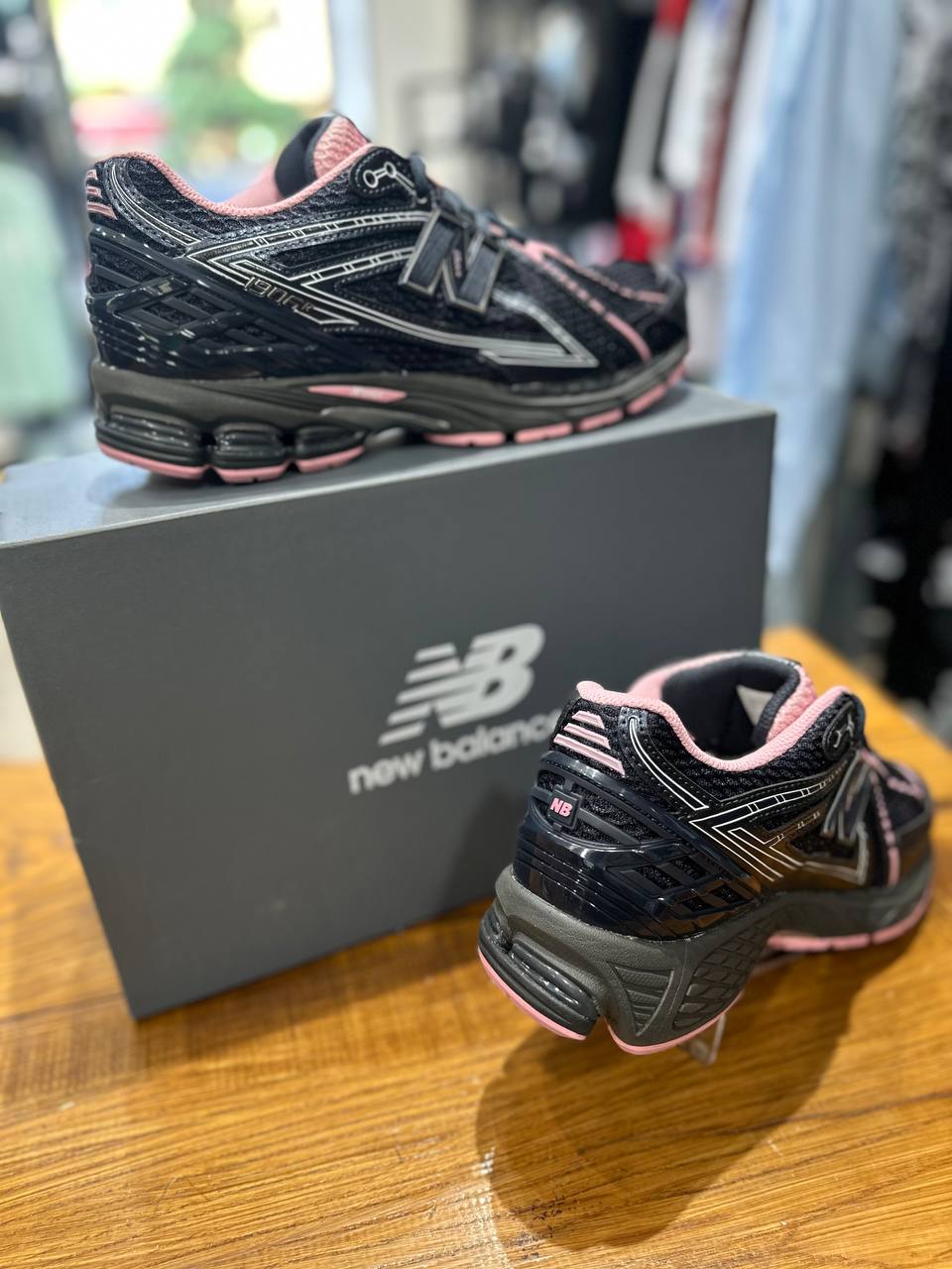 NEW BALANCE 1906
