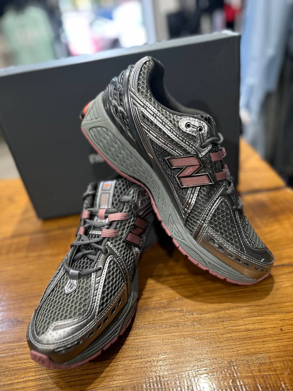 NEW BALANCE 1906