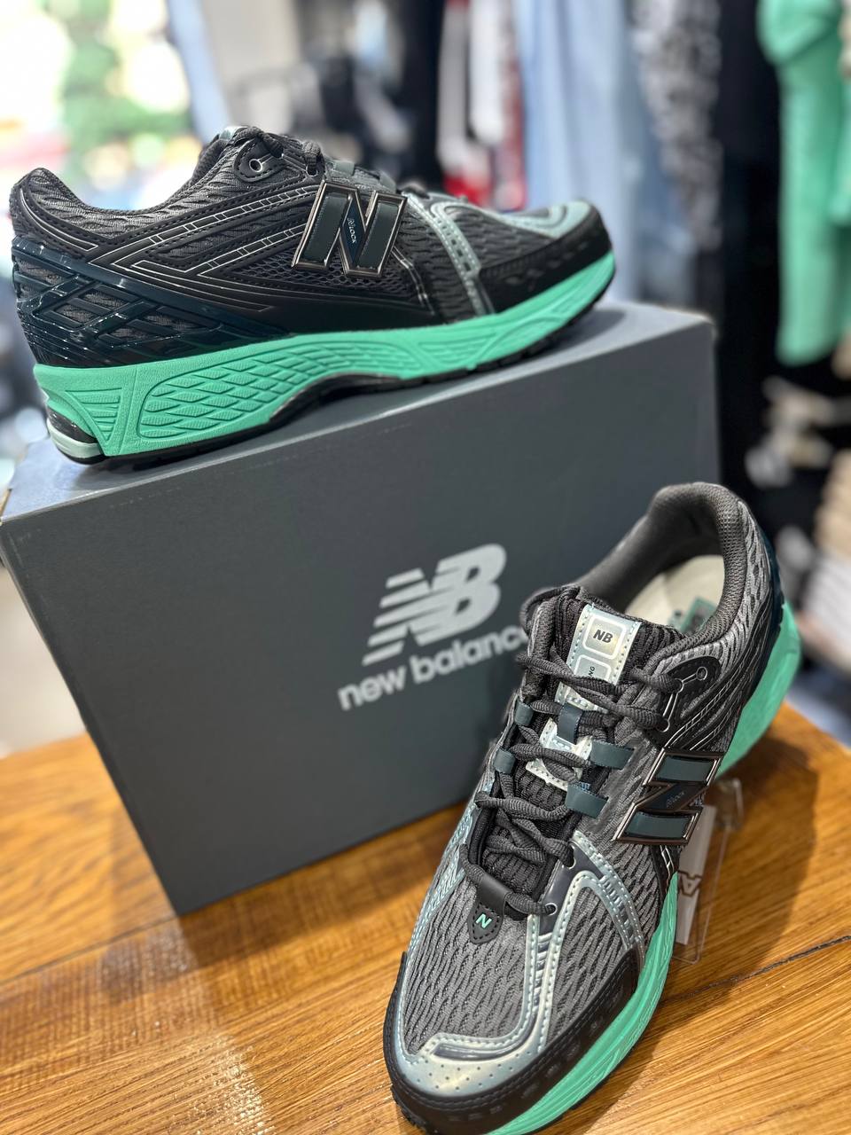 NEW BALANCE 1906