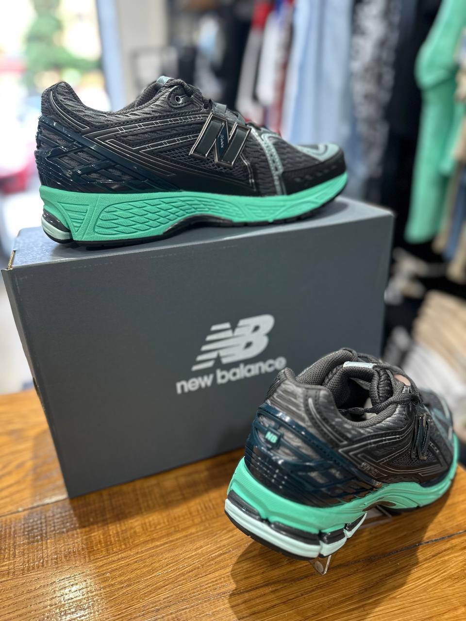 NEW BALANCE 1906