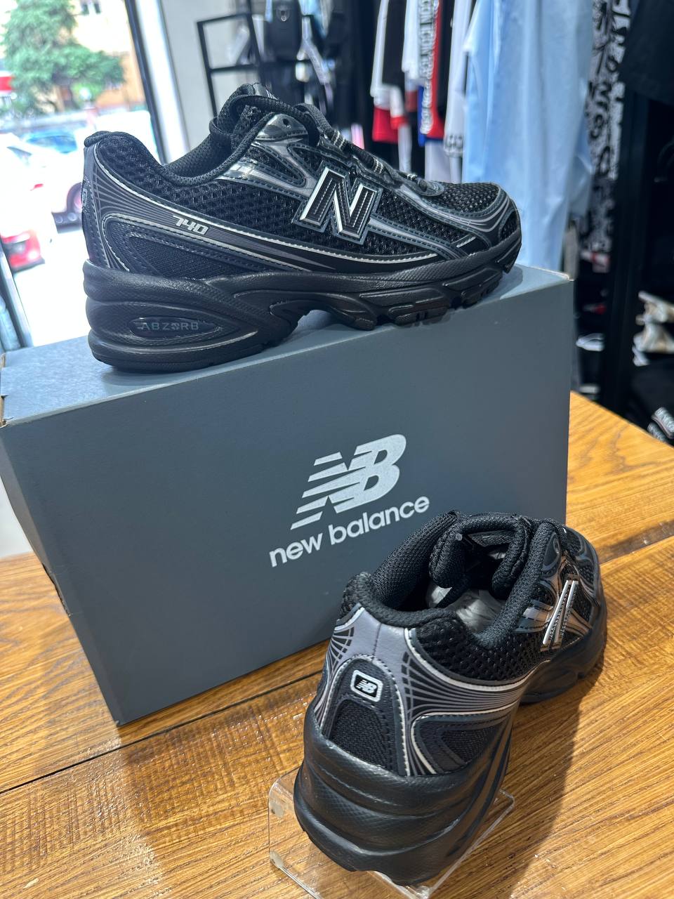 NEW BALANCE 740