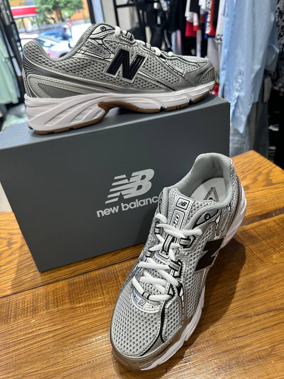 NEW BALANCE 740