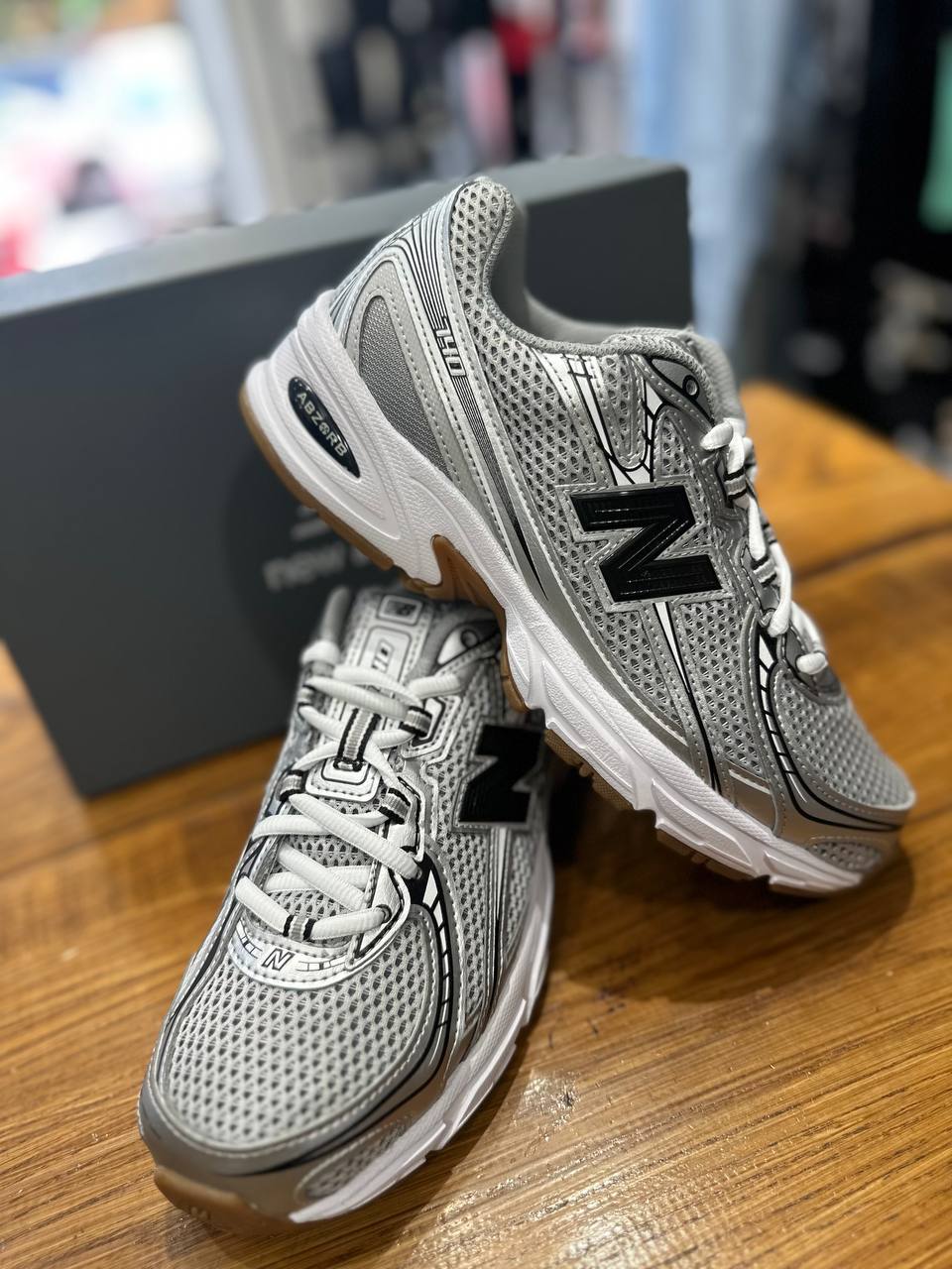 NEW BALANCE 740