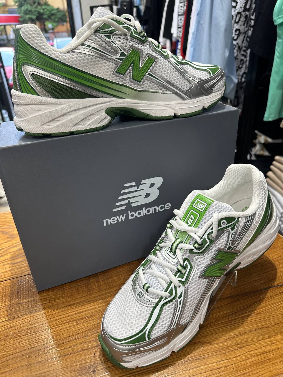 NEW BALANCE 740