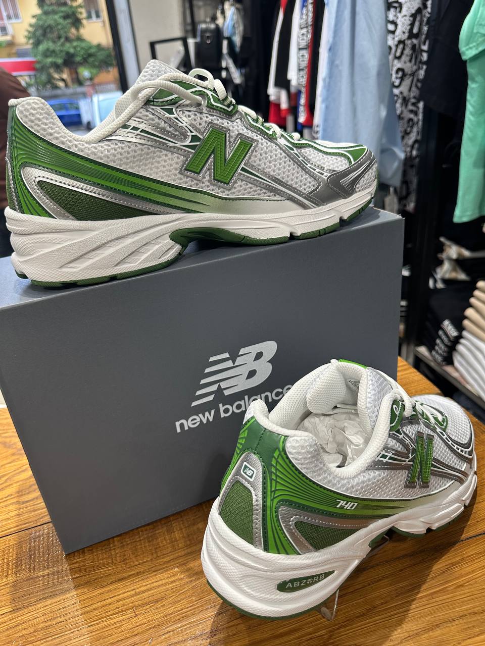 NEW BALANCE 740