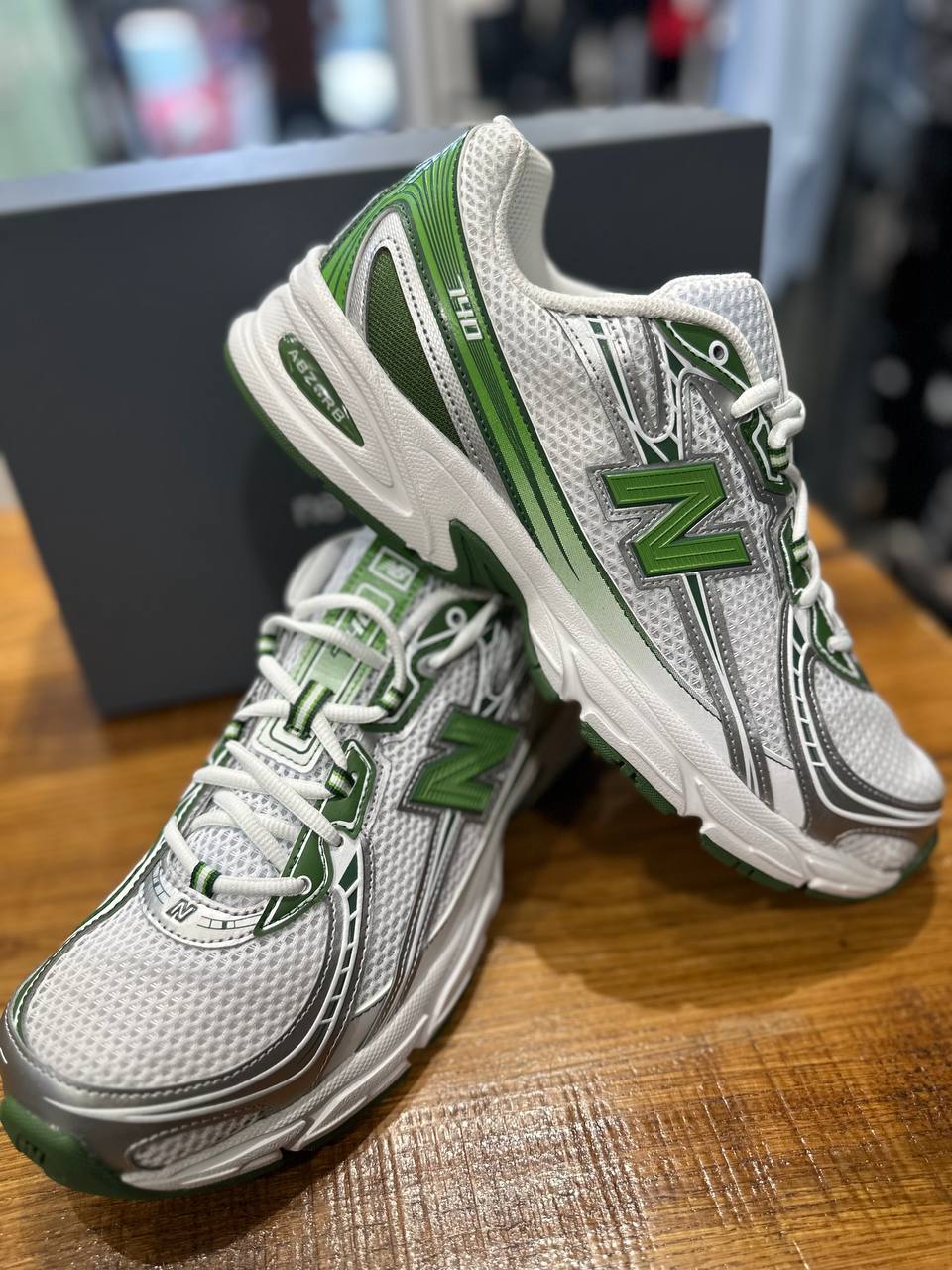 NEW BALANCE 740