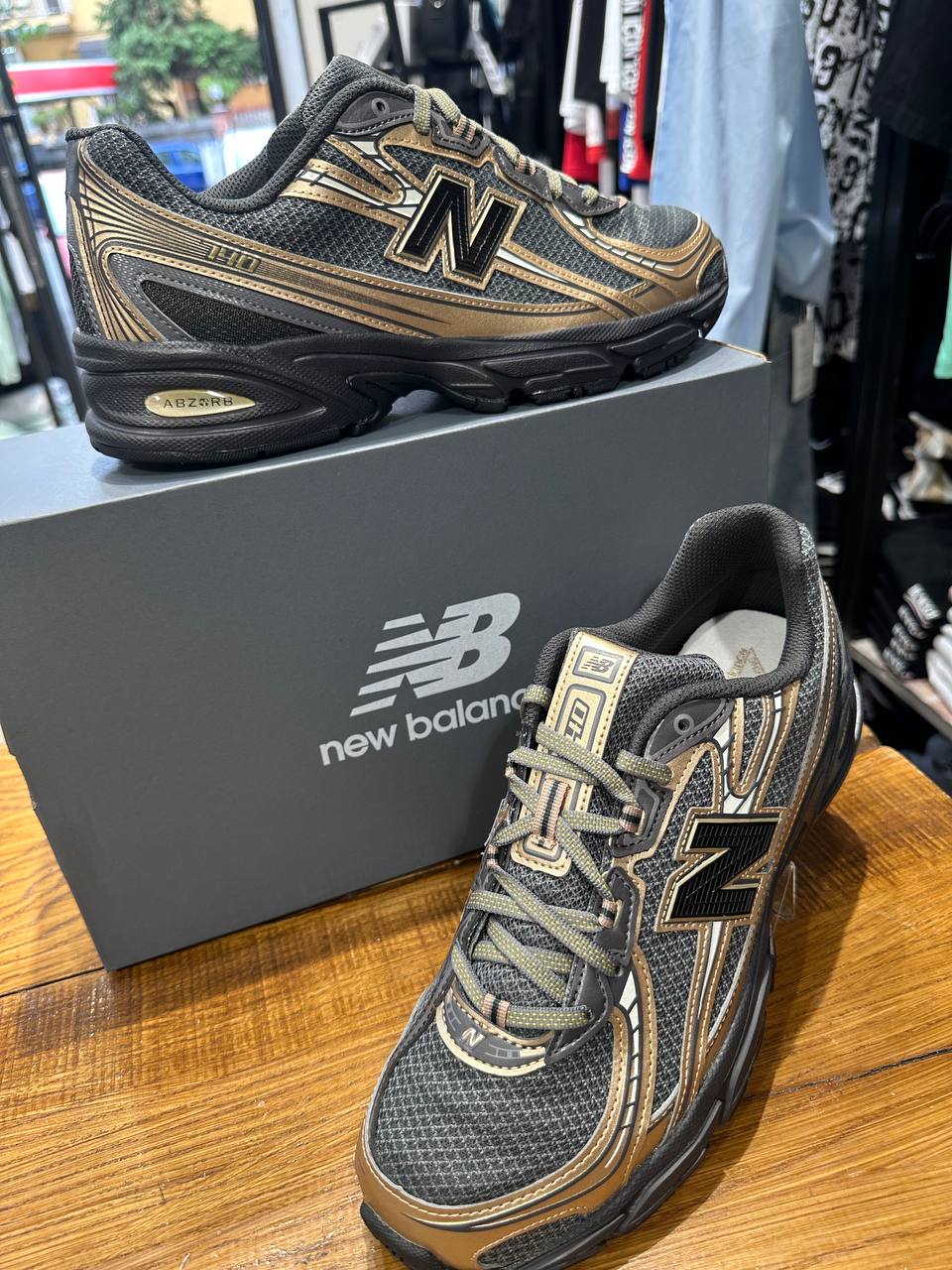 NEW BALANCE 740