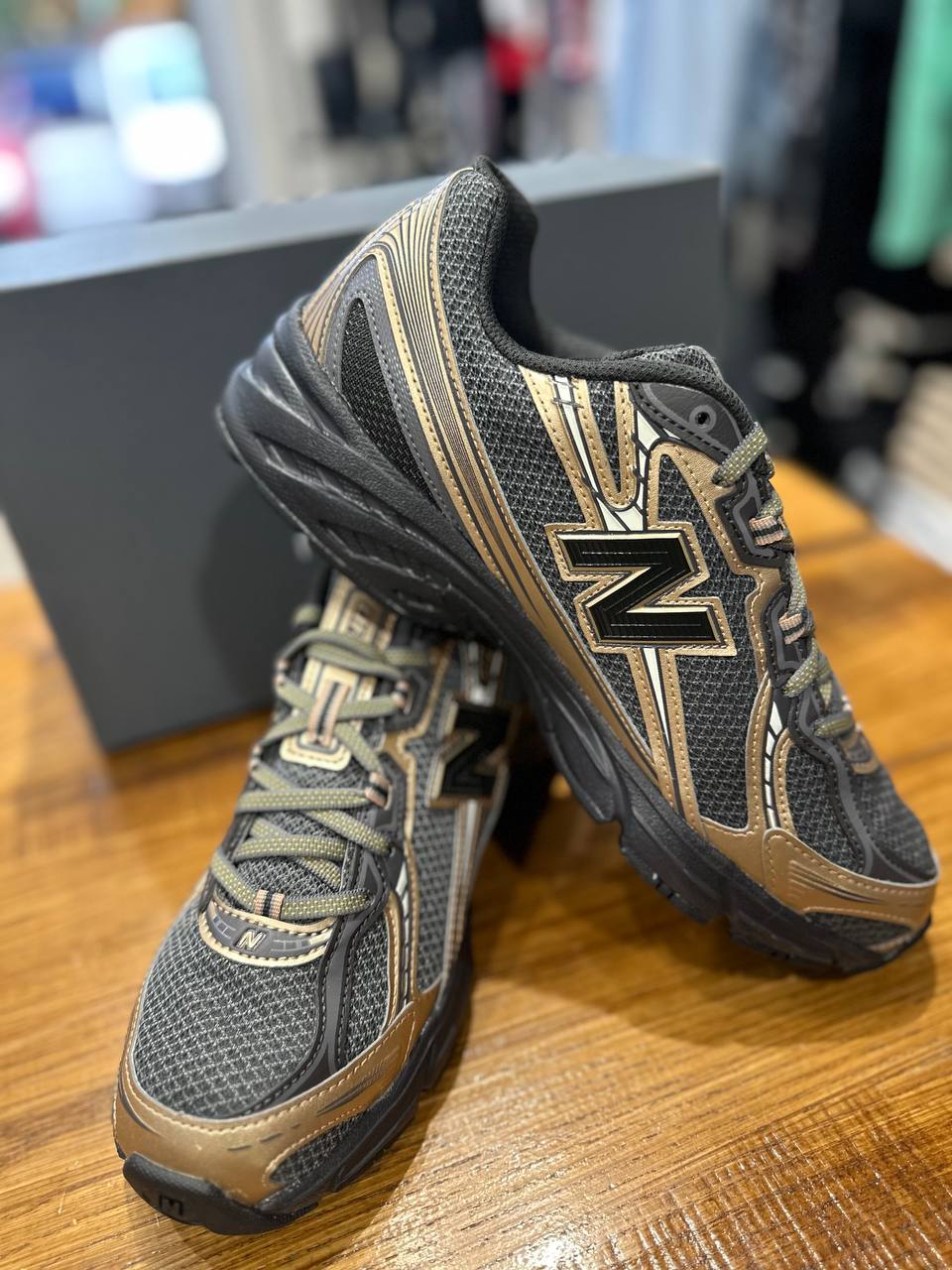 NEW BALANCE 740