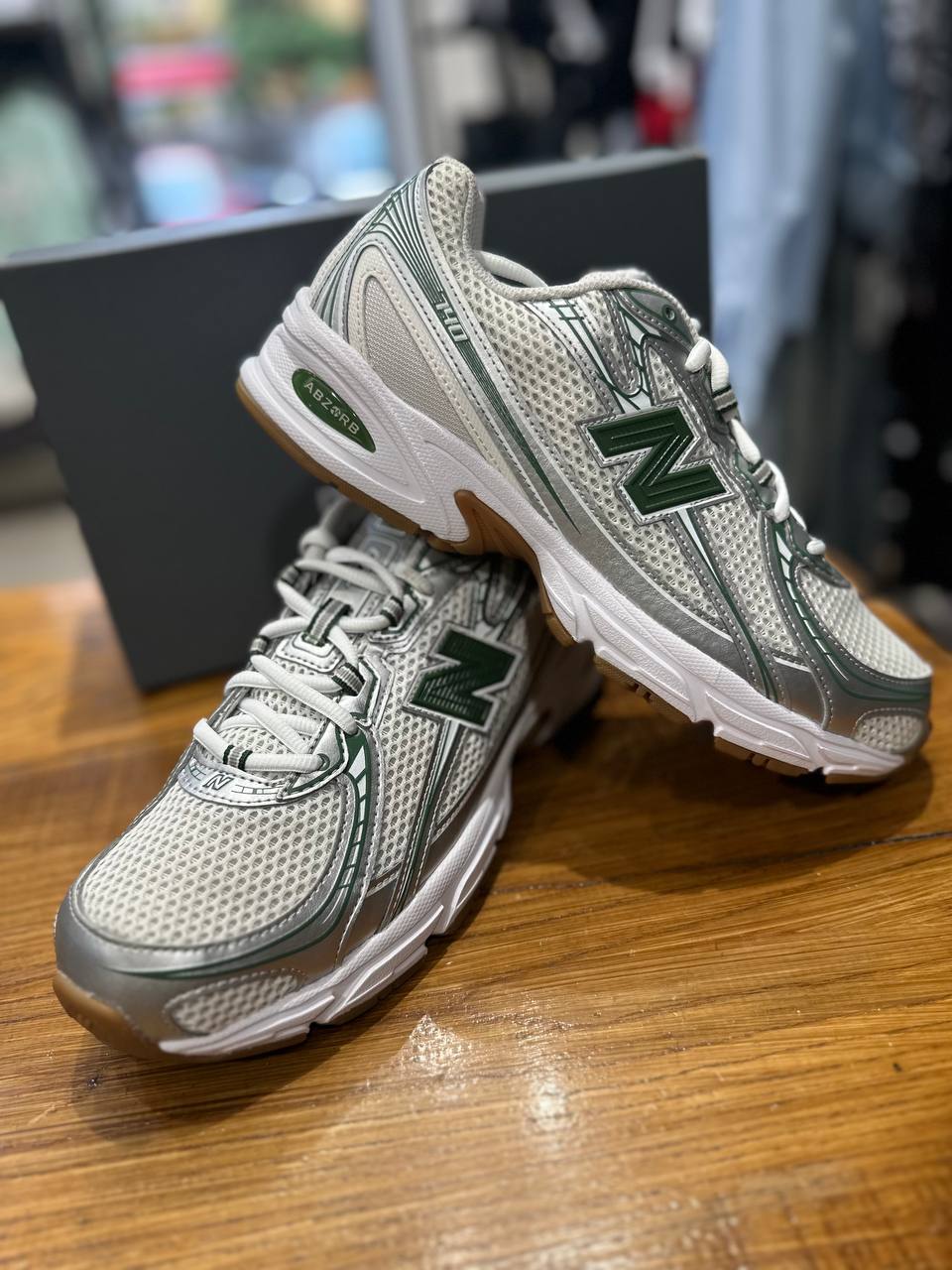 NEW BALANCE 740
