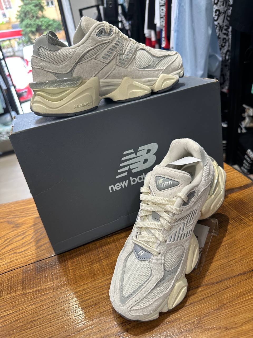 NEW BALANCE 9060