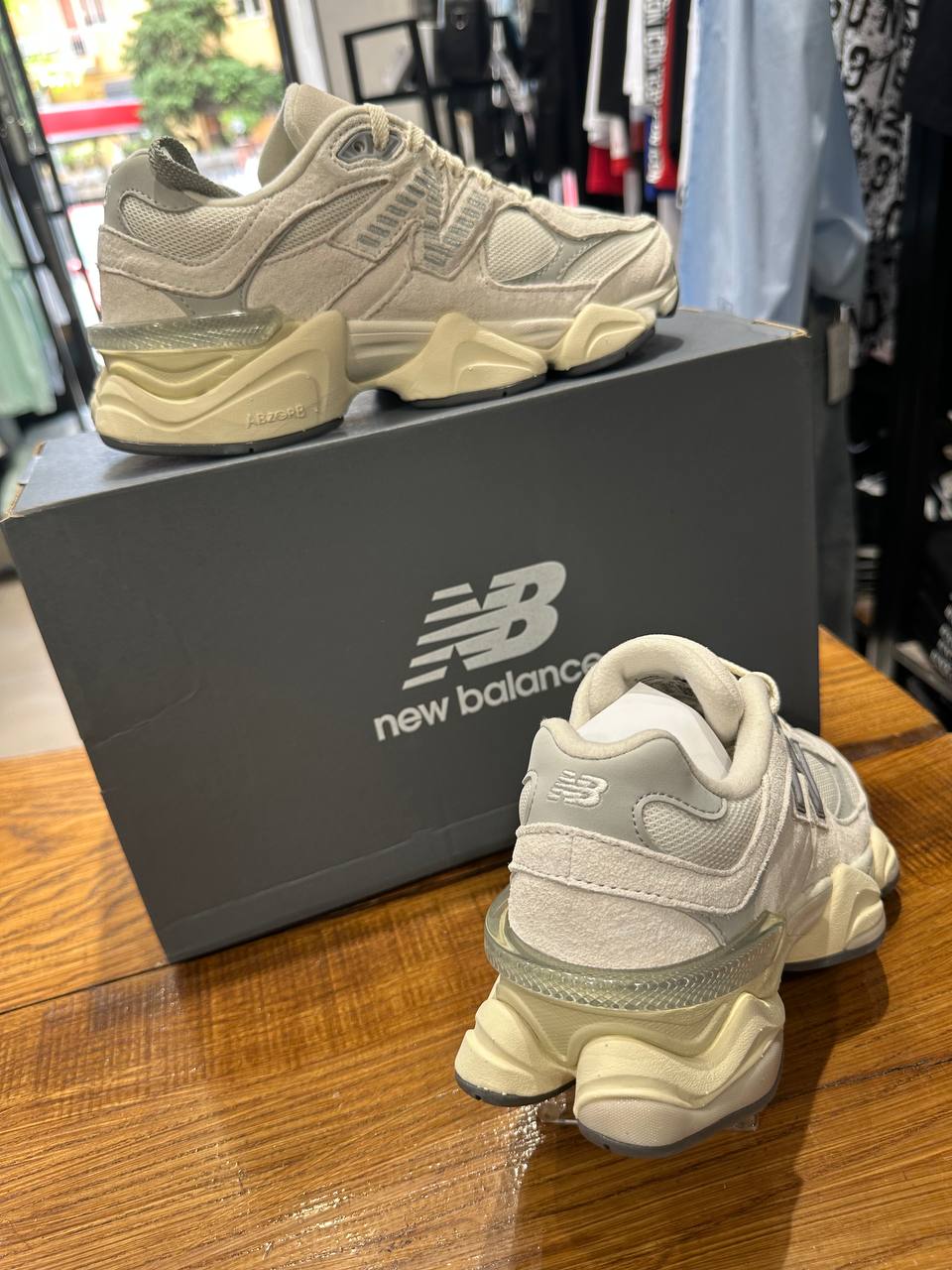 NEW BALANCE 9060