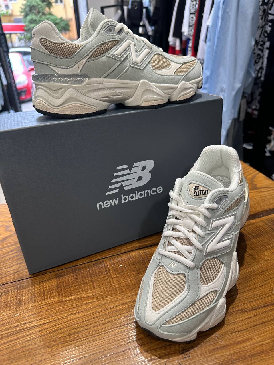 NEW BALANCE 9060