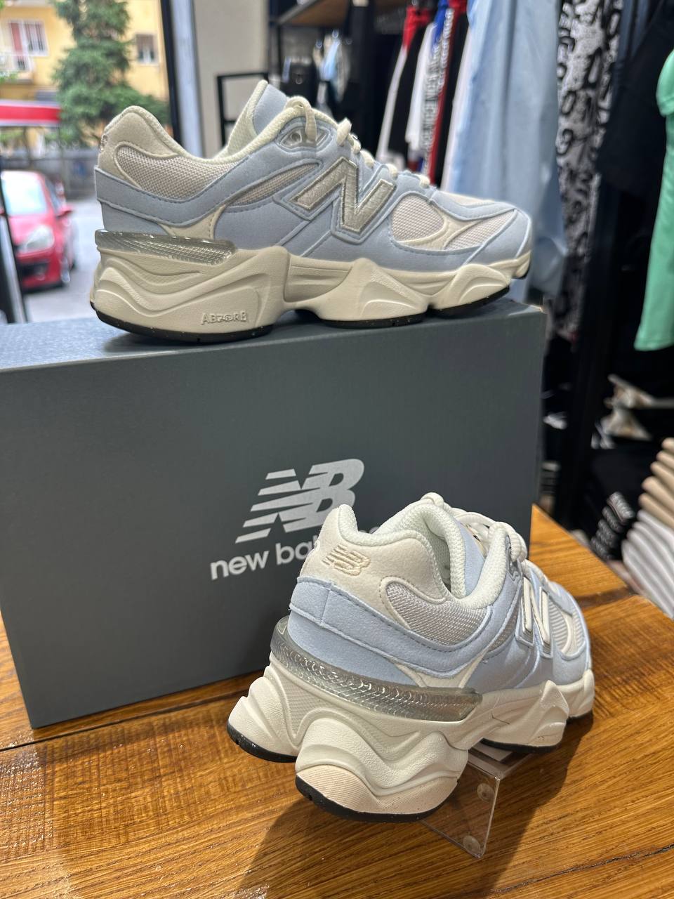 NEW BALANCE 9060