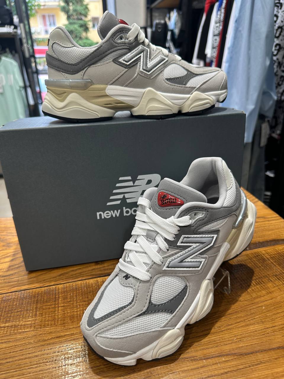 NEW BALANCE 9060