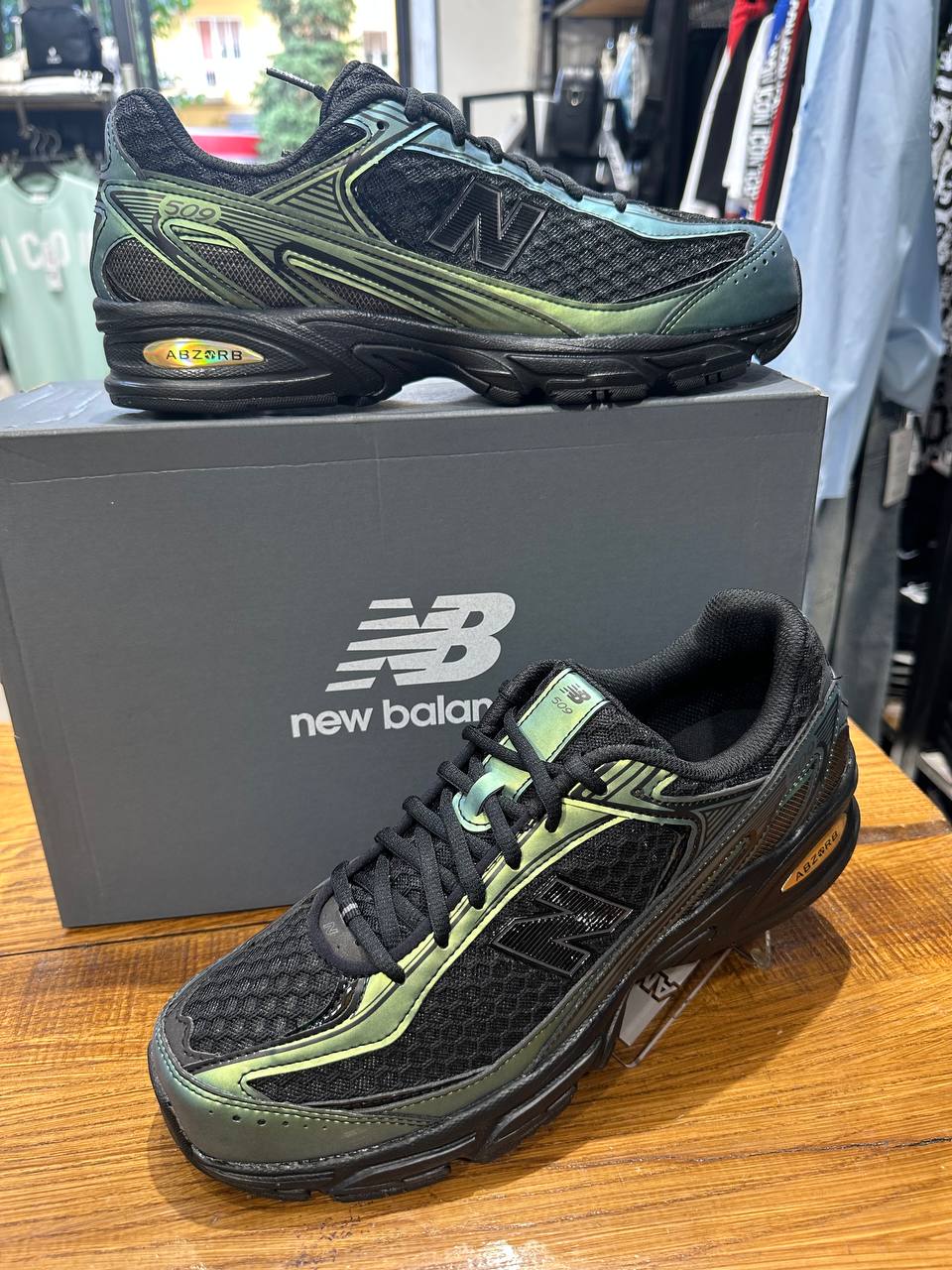 NEW BALANCE 509