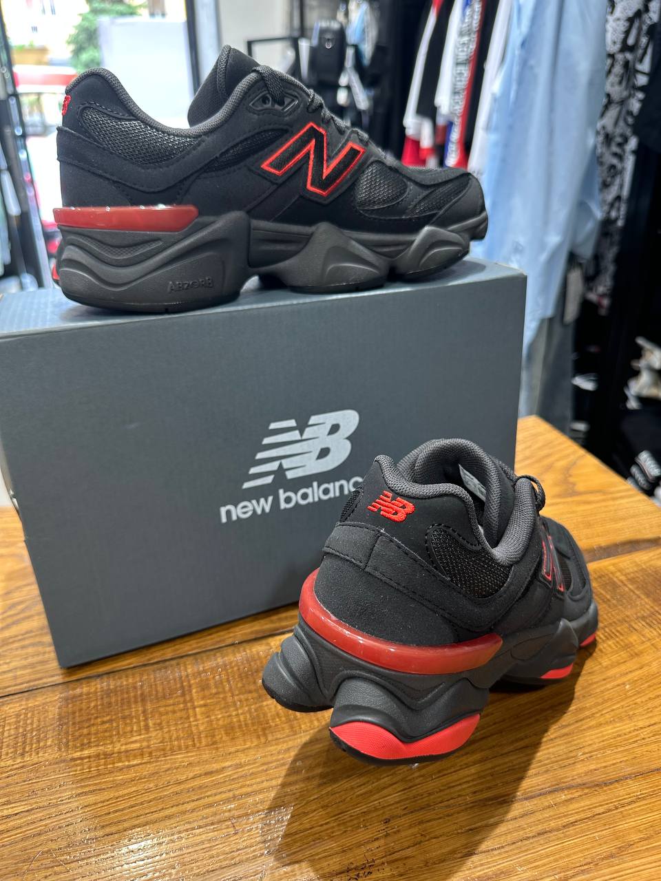 NEW BALANCE 9060