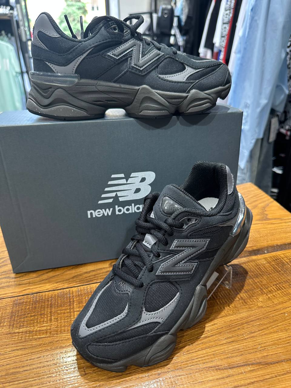 NEW BALANCE 9060