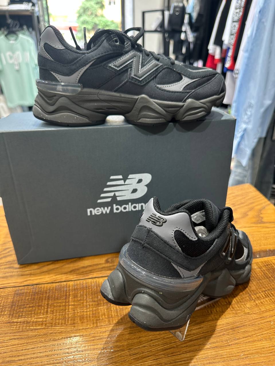 NEW BALANCE 9060