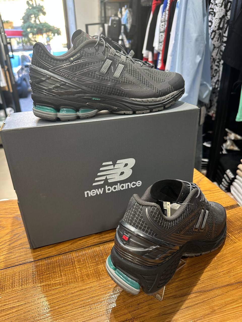 NEW BALANCE 1906